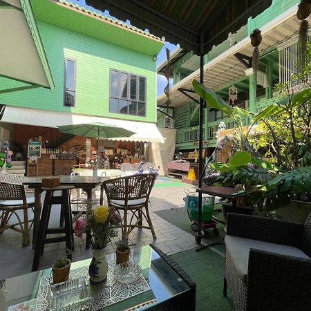 Green Teak House Bangkok Dış mekan fotoğraf