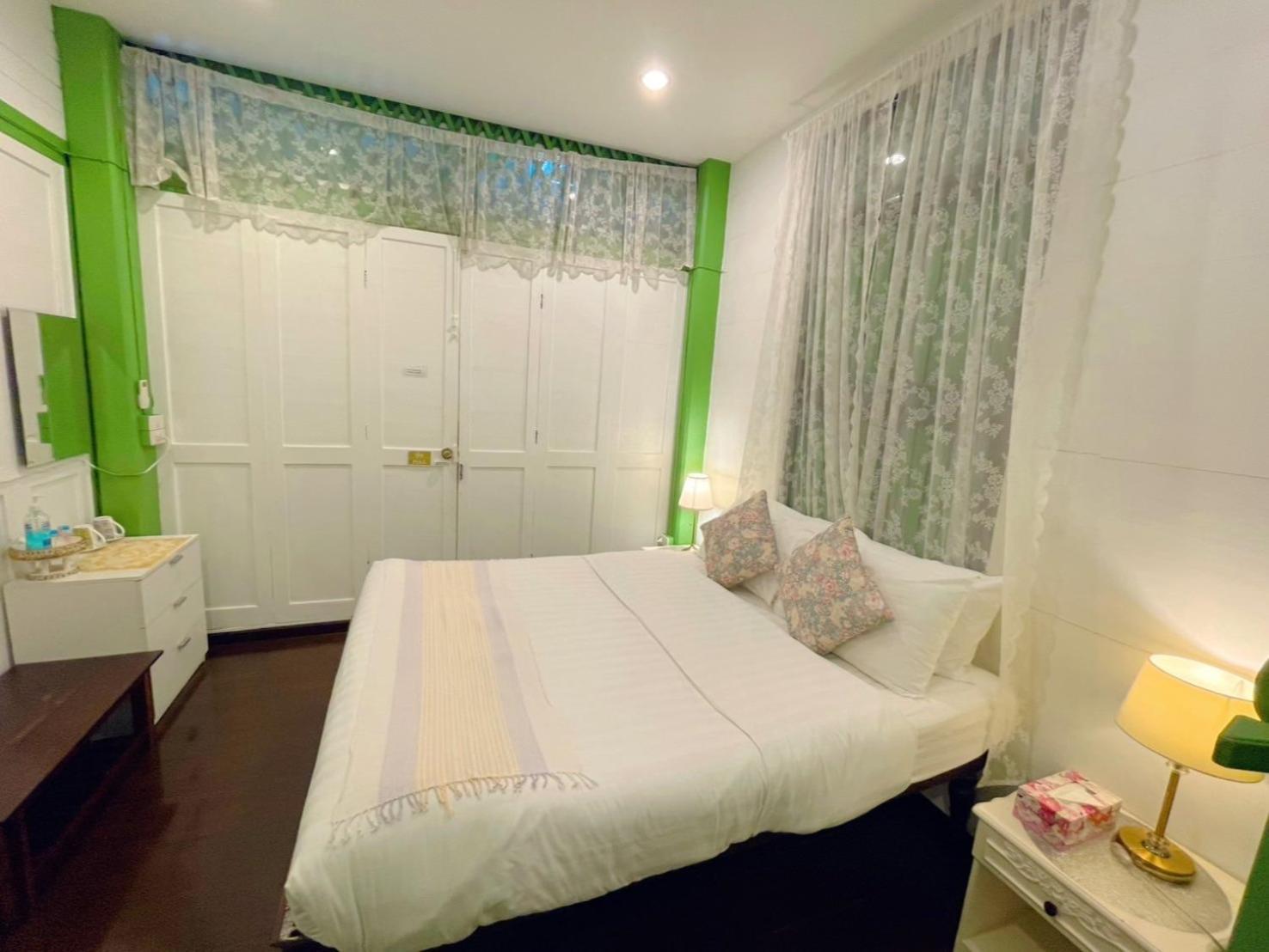 Green Teak House Bangkok Dış mekan fotoğraf