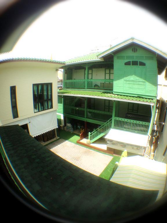 Green Teak House Bangkok Dış mekan fotoğraf