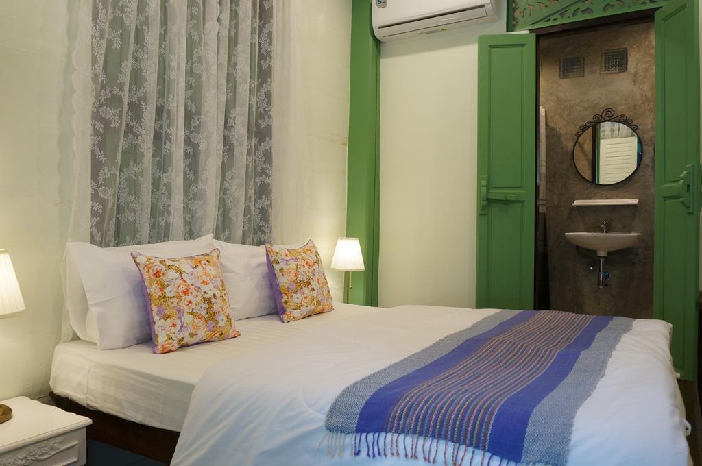 Green Teak House Bangkok Dış mekan fotoğraf